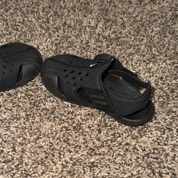 Nike Kids Black Sandals size 7C - Picture 8 of 9